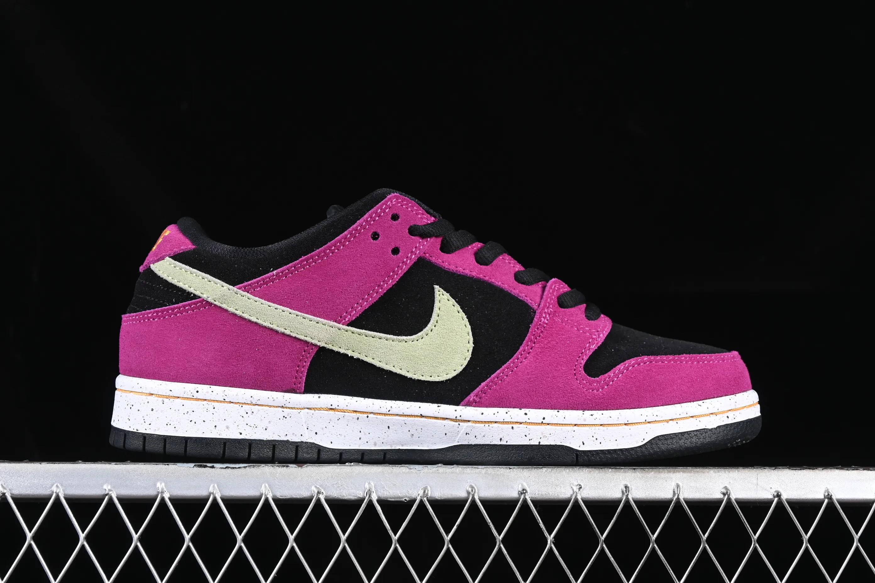 All Categories Nk SB Dunk Series Nk SB Dunk Low Low-top Shoes Nk Dunk SB Low SP Black Rose Red Retro Low-top Casual Sports Skateboard Shoes BQ6817-501